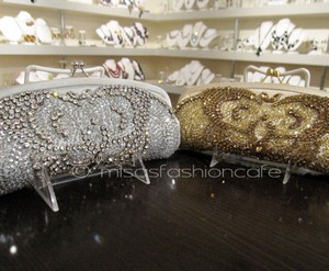 （画像用） SANTI サンティ クラッチ バタフライ・ゴールド