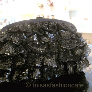 （画像用） SANTI サンティ クラッチ 新作フリル・ブラック