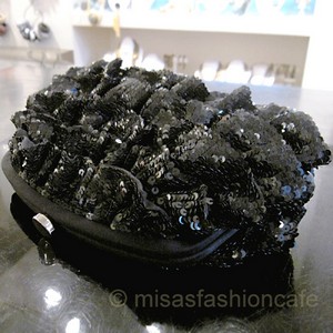 （画像用） SANTI サンティ クラッチ 新作フリル・ブラック