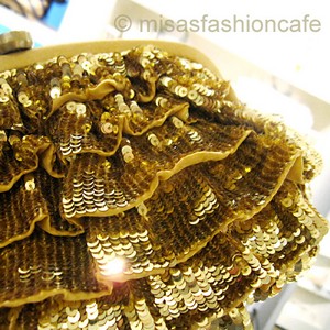 （画像用） SANTI サンティ クラッチ フリル・ゴールド