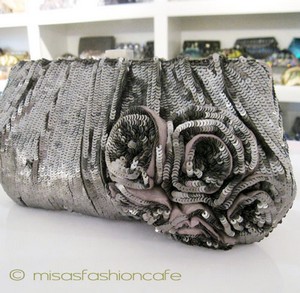 （画像用） SANTI サンティ クラッチ 　立体サイドフラワー