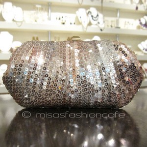 （画像用） SANTI サンティ クラッチ 　シャンパーニュ