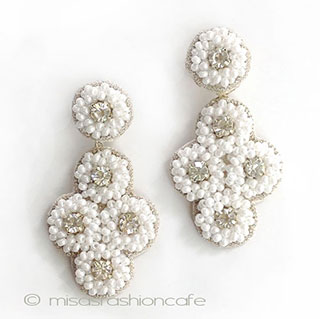 （画像用） ＳＰＡＲＫＬ　ピアス ミルク・フローラル