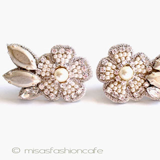 （画像用） ＳＰＡＲＫＬ　お花＆銀葉 イヤリングまたはピアス