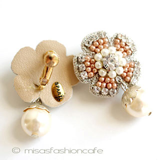 （画像用） ＳＰＡＲＫＬ　ベージュパール花 イヤリングまたはピアス