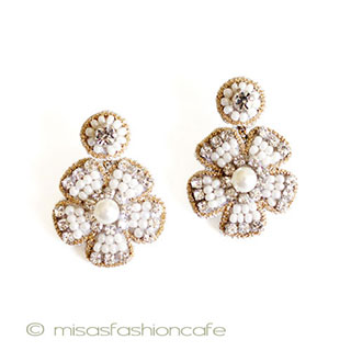 （画像用） ＳＰＡＲＫＬ　ピアス 白いお花ドロップ