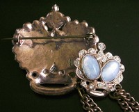 （画像用） クラウン　ブローチ