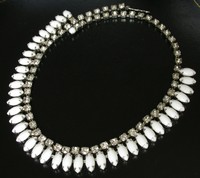 （画像用） ミルクガラス　ネックレス