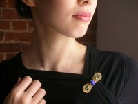 （画像用） ラピス・リボン　ブローチ