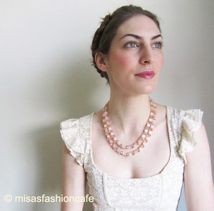 （画像用） Trifari　 サテンガラス クラウントリファリ