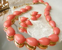 （画像用） クラウンTrifari　ネックレス＆イヤリングセット