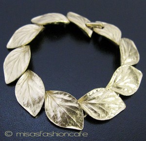 （画像用） クラウン・トリファリ Ｔｒｉｆａｒｉ　金の葉