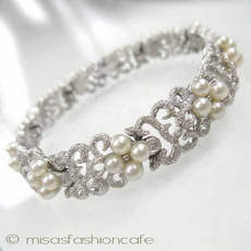 （画像用） クラウントリファリ Trifari お花ブレスレット