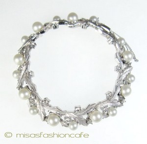 （画像用） クラウントリファリ Trifari ヒイラギ