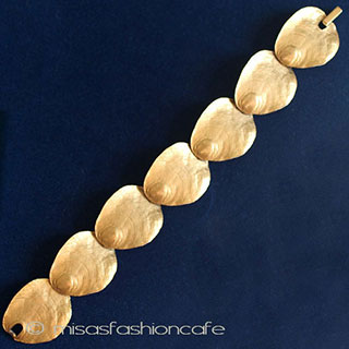 （画像用） クラウン　トリファリ Ｔｒｉｆａｒｉ　シェル・ブレス