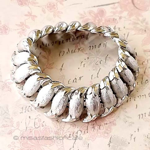 （画像用） クラウントリファリ Trifari　銀のお花