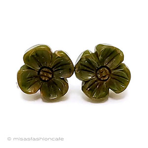 （画像用） アンティークジュエリー ベークライト製ハナミズキ