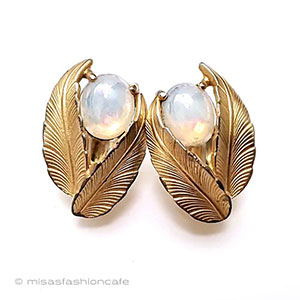 （画像用） エルザ・スキャパレリ フラワー　イヤリング