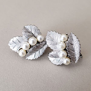 （画像用） Trifari　 トリファリ パール銀葉イヤリング