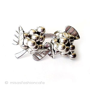 （画像用） スターリングシルバー 銀製の葡萄イヤリング