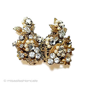 （画像用） Robert花イヤリング パール&クリスタル