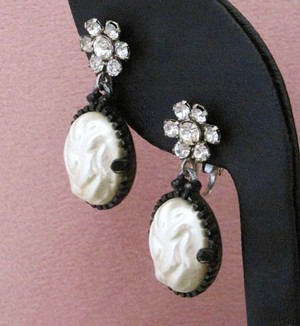 (image for) Antique & Vintage