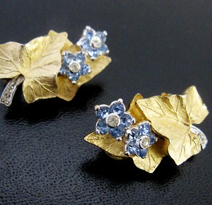 （画像用） Pennino イヤリング 豪華クリスタルの花