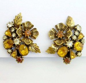 （画像用） Lisner　花イヤリング