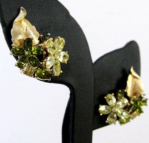 （画像用） クラウントリファリ 　Trifariお花イヤリング