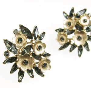 （画像用） クラウントリファリ Trifari お花イヤリング