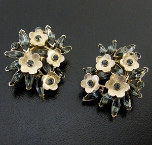 （画像用） クラウントリファリ Trifari お花イヤリング