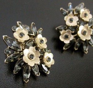 （画像用） クラウントリファリ Trifari お花イヤリング