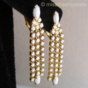 （画像用） ミルク・タッセル　イヤリング