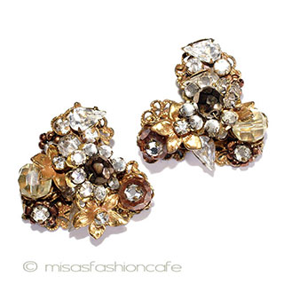 （画像用） Ｒｏｂｅｒｔ　イヤリング ラインストーンのお花