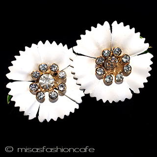 （画像用） Ｔｒｉｆａｒｉ　 トリファリ エナメルの花　イヤリング