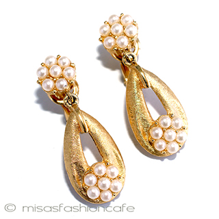 （画像用） Ｔｒｉｆａｒｉ　 トリファリ パールのお花　イヤリング