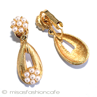 （画像用） Ｔｒｉｆａｒｉ　 トリファリ パールのお花　イヤリング