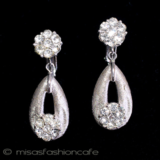 （画像用） Ｔｒｉｆａｒｉ　 トリファリ クリスタル花イヤリング