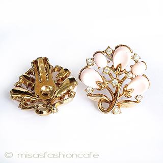 （画像用） Trifari　 トリファリ ピンクの花イヤリング