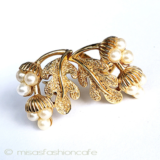 （画像用） Trifari　 トリファリ パール団栗　イヤリング