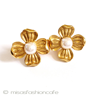 （画像用） Trifari　 トリファリ ハナミズキ　イヤリング