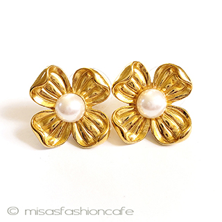 （画像用） Trifari　 トリファリ ハナミズキ　ピアス