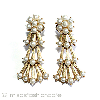 （画像用） Trifari　 トリファリ パールの花イヤリング