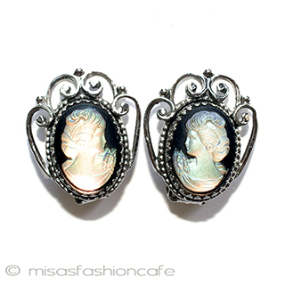 （画像用） White & Davis 刻印　 カメオ　イヤリング