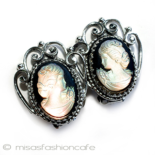 （画像用） White & Davis 刻印　 カメオ　イヤリング