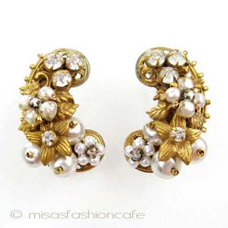 （画像用） Robert刻印 イヤリング バロックパールの花