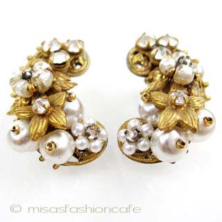 （画像用） Robert刻印 イヤリング バロックパールの花