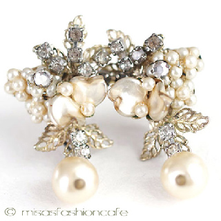 （画像用） パールドロップ花イヤリング