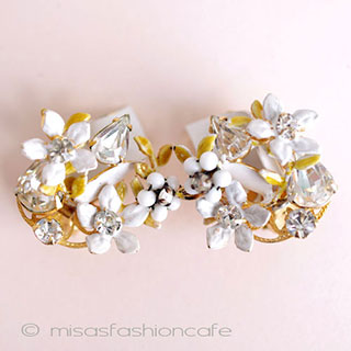 （画像用） Ｒｏｂｅｒｔ　イヤリング RS 白いお花ブーケ