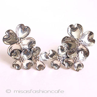 （画像用） Sterling Silver　銀製 ハナミズキ花イヤリング